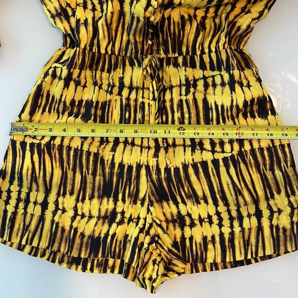 Alice + Olivia Winnie Button Front Roll Cuff Sun Drenched Romper Size 8 NWT - Picture 7 of 9